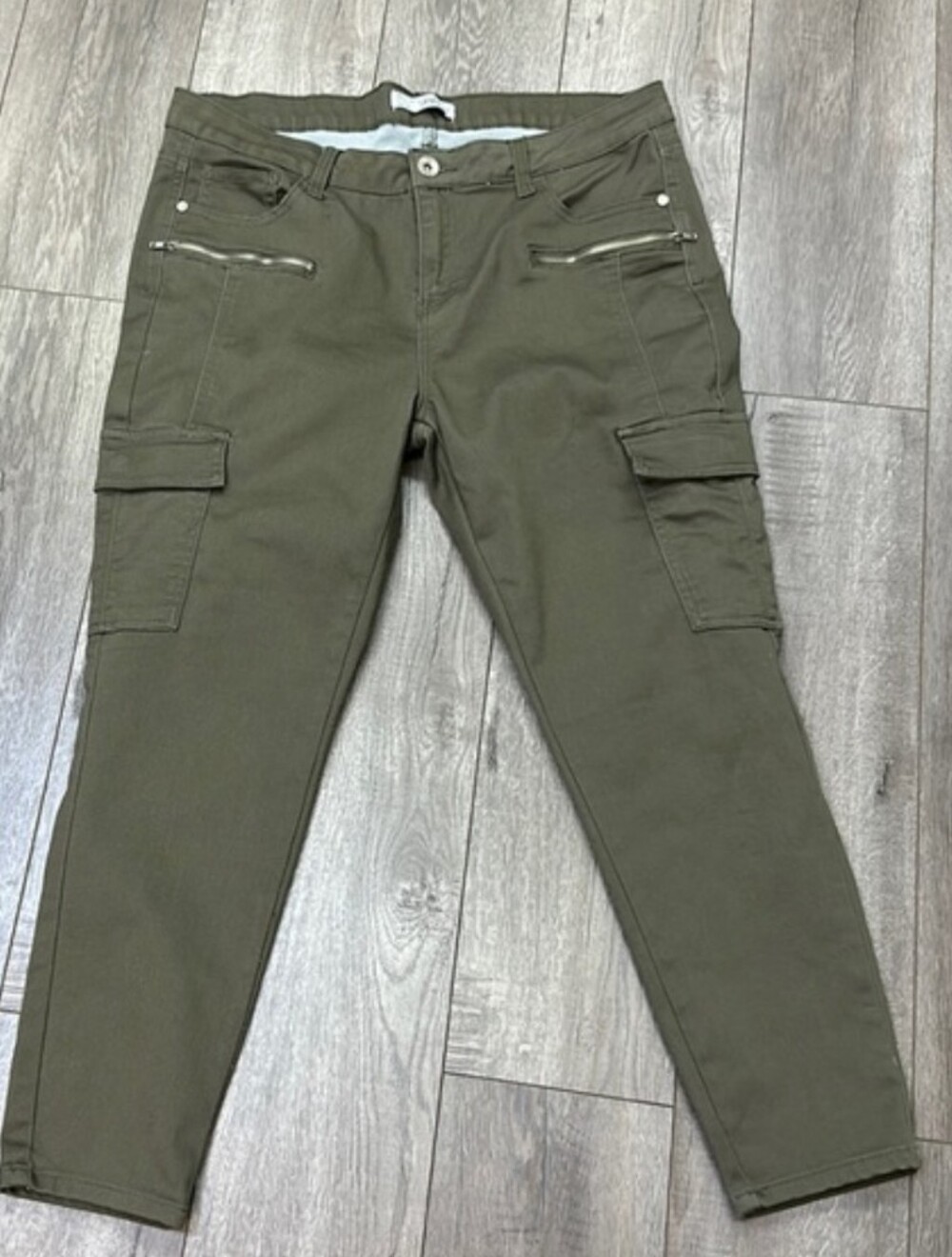 Sandpiper army green cargo pants